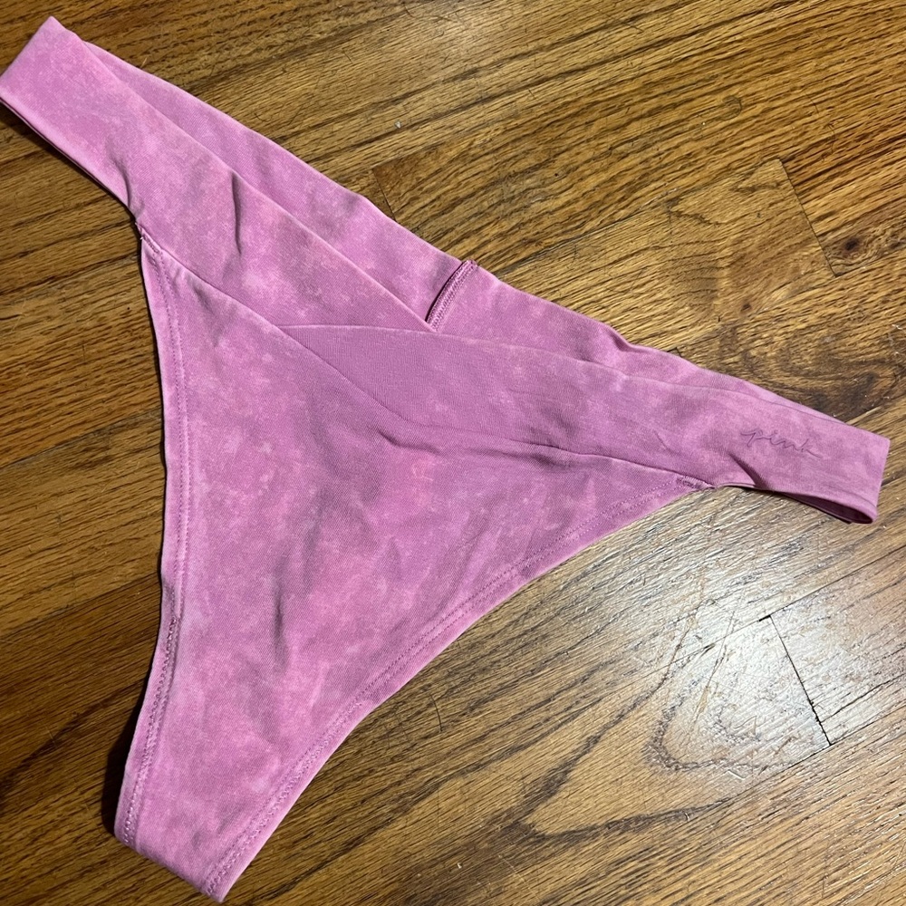 VS Pink thong